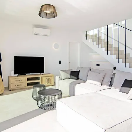 Nissaki View 2 By Willa Vigglatouri